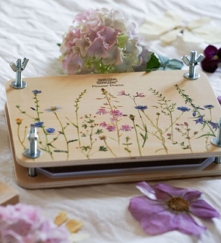 MamaMemo Insect Wooden Flower Press