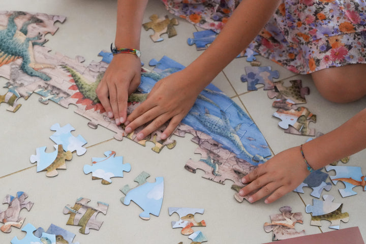 Sassi Glow-in-the-Dark Night &amp; Day Puzzle &amp; Book Set - Dinosaurs