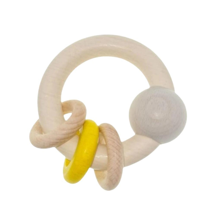 Hess-Spielzeug Rattle Round With Ball and 3 Rings Natural Yellow, 8.5 cm