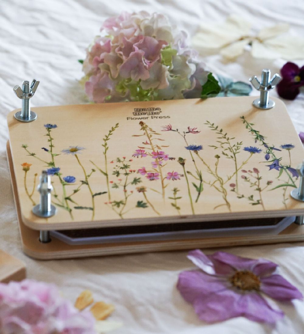 MamaMemo Insect Wooden Flower Press