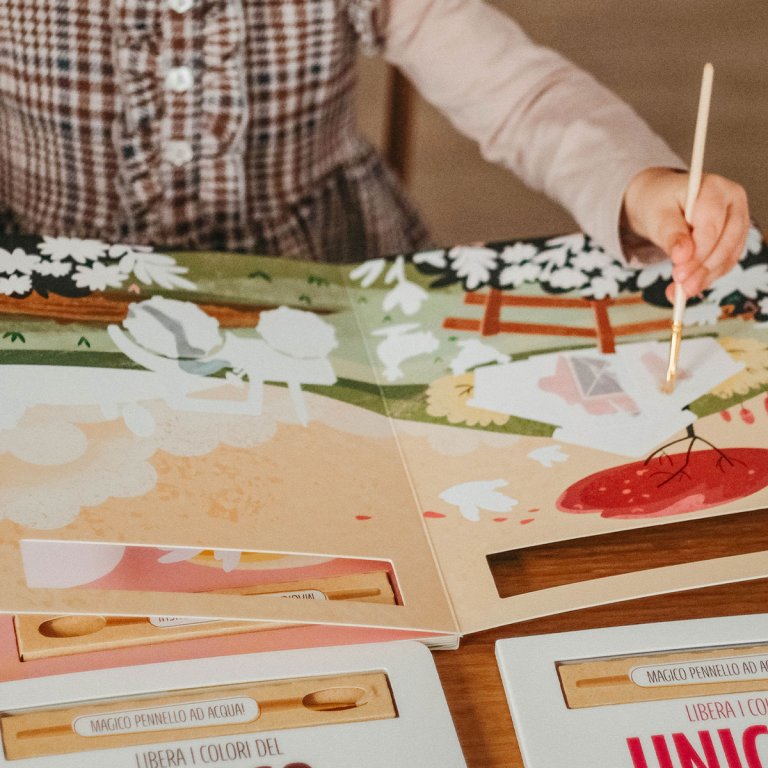 Sassi Free the Colours Reusable Paint Brush Book - The Farm